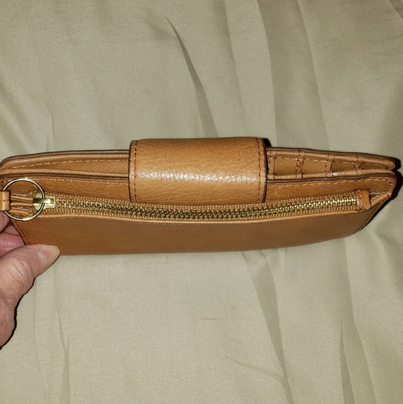 Fossil Full Size Tan Wallet - Picture 3 of 6